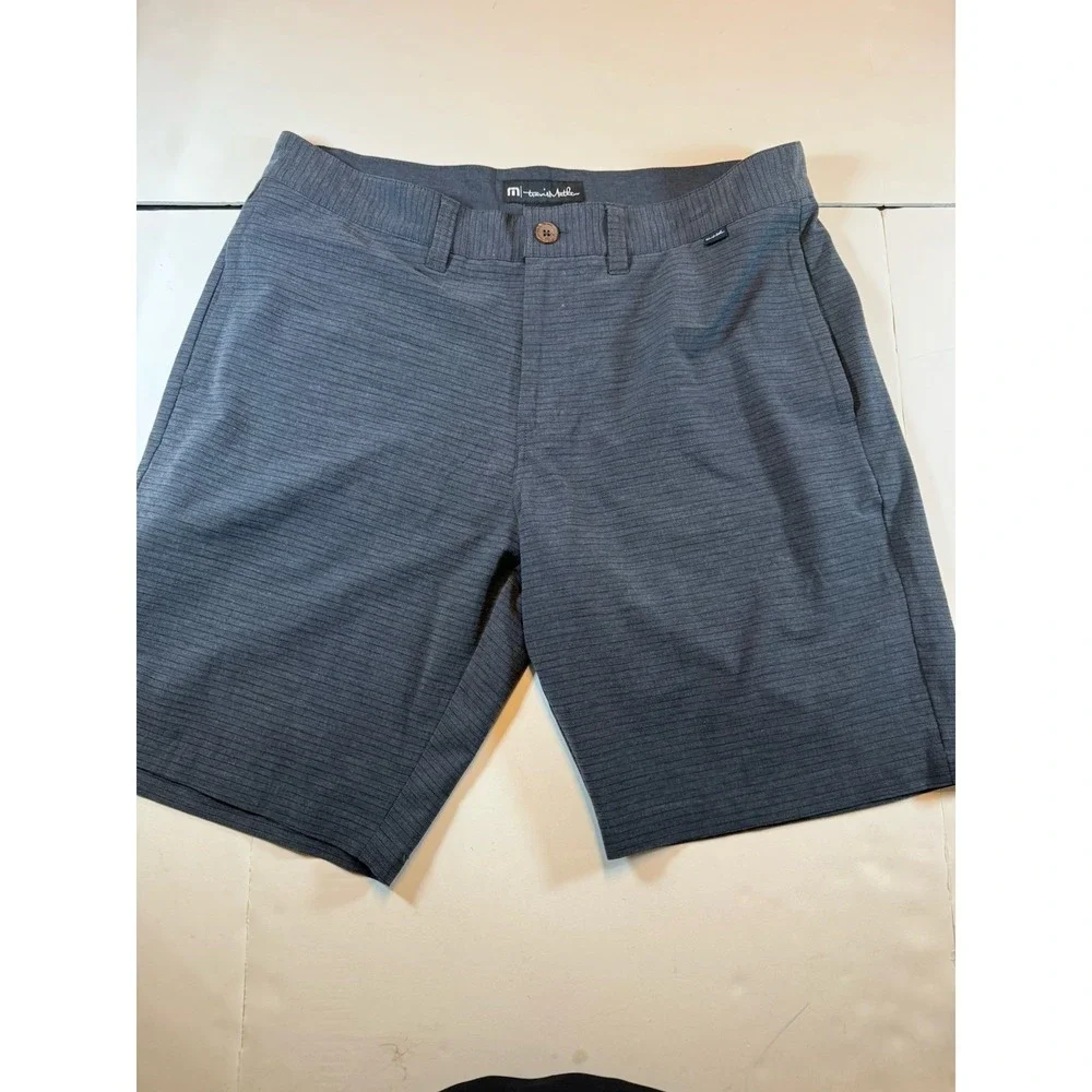 Travis Mathew Men's Golf Shorts Size‎ 36 Grey Pinstripe Performance Casual